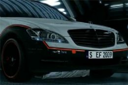 Mercedes exibe carro com airbags laterais e freio debaixo do assoalho