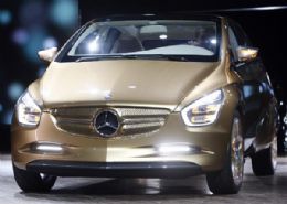 Mercedes-Benz faz 'circo' para mostrar carros
