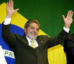 Lula passa por crise sem perder alta aprovao