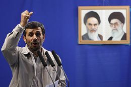 Presidente do Ir, Mahmoud Ahmadinejad, discursa na Universidade de Teer e diz que Holocausto  uma mentira para justificar Israel