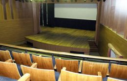 Cine Teatro Cuiab fomenta artistas e platias