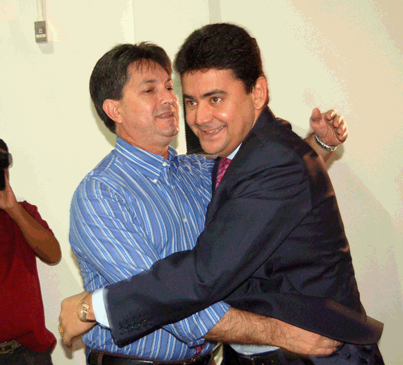 Carlos Brito (diretor) e Eder Moraes (presidente)
