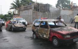 Carros foram incendiados em arrasto no Rio, diz polcia