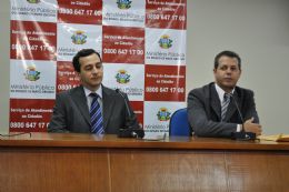 Promotores Gustavo Dantas e Vinicius Gahyva, responsveis pela investigao contra o mdico Ubirat Carvalho