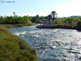 Rio Formoso que atravessa o Parque das Emas