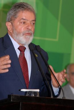 Na Cpula do Mercosul, Lula diz que golpe em Honduras no pode ser tolerado