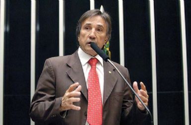 Eliene Lima  exonerado, volta  Cmara e adjunto assume secretaria