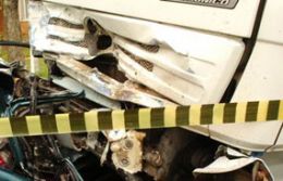 Motorista morre em acidente entre carreta Scania e caminho Ford