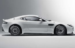 Aston Martin exibe Vantage GT4 2011