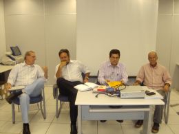 Prefeito de Vrzea Grande, Murilo Domingos, e equipe vo  Caixa Econmica buscar para resolver o PAC