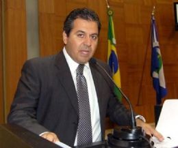 Daltinho acusa Savi de ter articulado a sua sada do parlamento