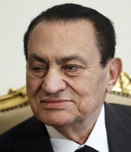 Mubarak  multado por cortar celular e internet durante protestos no Egito