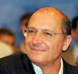 Alckmin comemora pesquisa e diz que deixar secretaria na quinta-feira