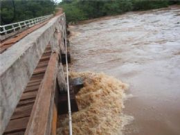 Chuvas fazem Araguaia subir acima da cota de alerta em ponte