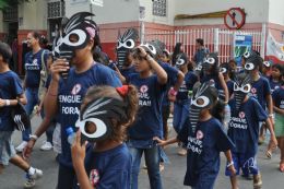 Mais de 2.500 crianas param Getlio Vargas em passeata contra dengue