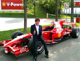 Ferrari contrata piloto Canadense de 11 anos excepcionalmente talentoso