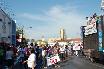 Comerciantes, estudantes e at motoristas defendem VLT