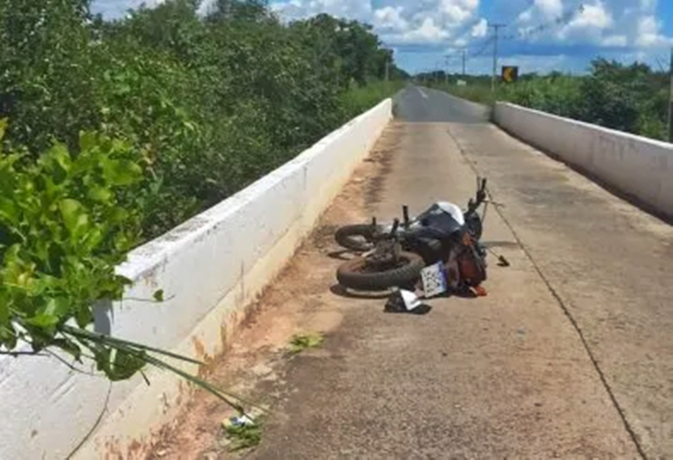 Motociclista de 38 anos morre aps bater em mureta e ser arremessado para dentro de rio