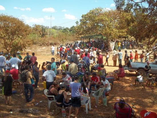 Xavantes e posseiros decidem hoje se mantm bloqueio no Araguaia
