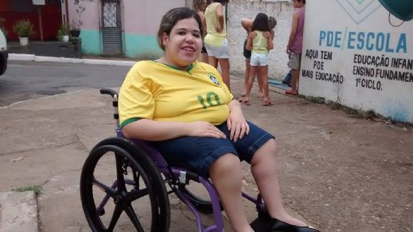Natali Souza, cadeirante que votou sem problemas na Escola Municipal Elza Esteves, no bairro Canjica, em Cuaib