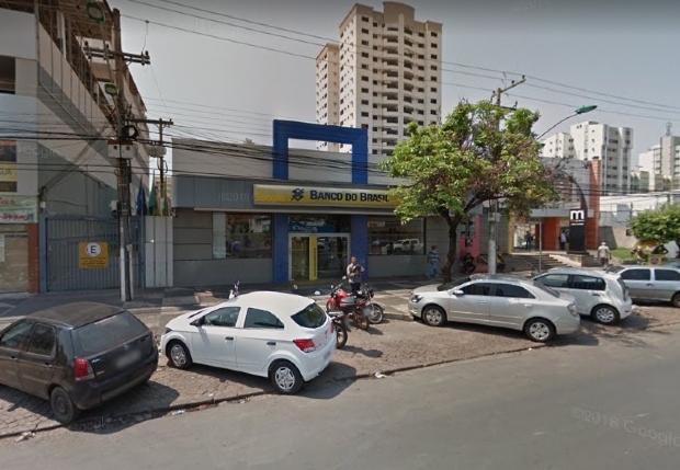 ​Trio invade agncia do banco do Brasil pelo telhado e acaba preso