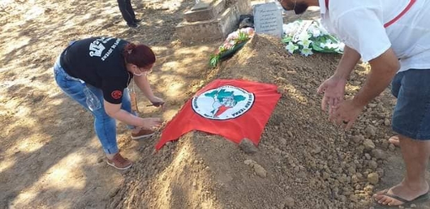 Dom Pedro Casaldliga  enterrado em cemitrio indgena com bandeira do MST