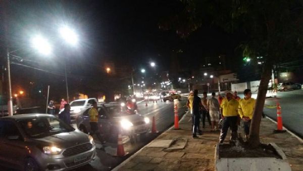 Trs so presos durante operao da Lei Seca na Avenida Miguel Sutil
