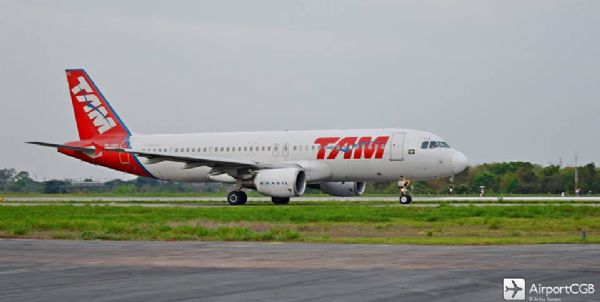 Turbulncia em voo da Latam causa medo em passageiros durante descida em temporal
