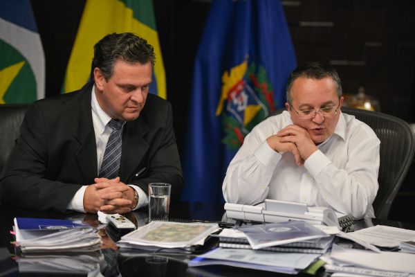 Governador Pedro Taques e vice Carlos Fvaro