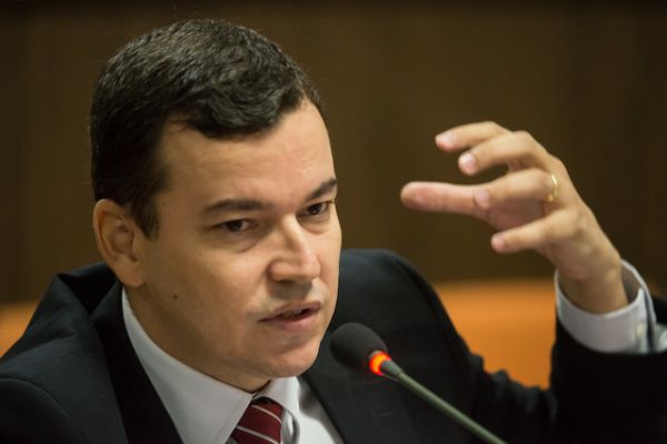 Controlador-geral define auditores para passar a limpo contas de Silval em 2014