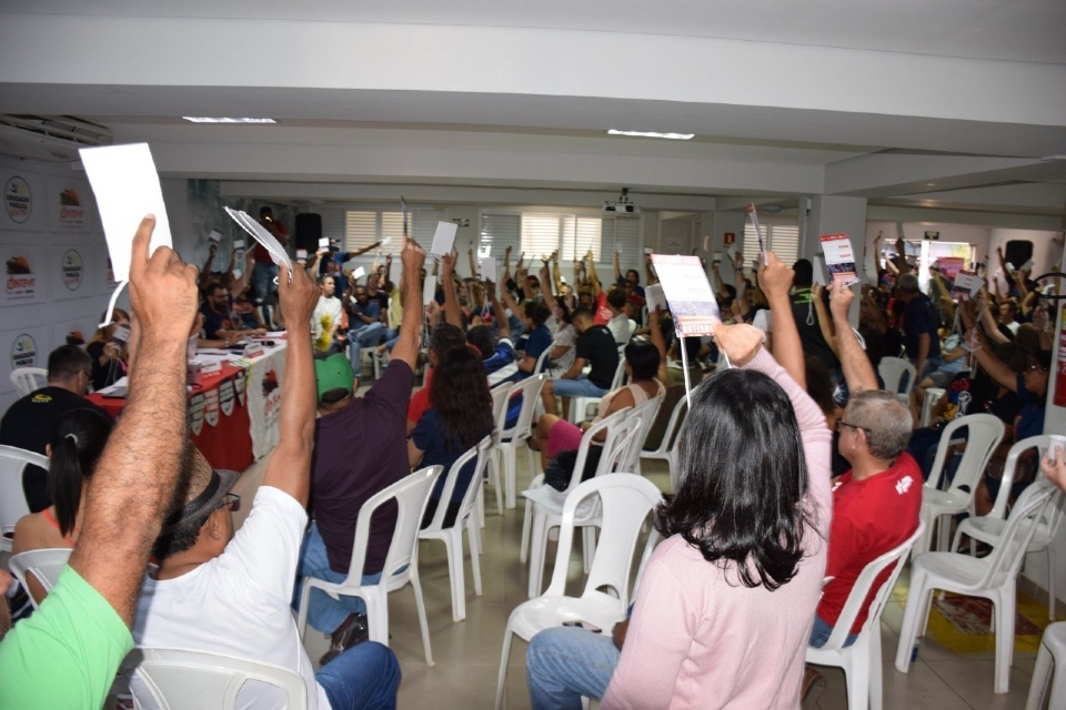 Com o terceiro maior salrio do pas, Sintep ameaa nova greve em Mato Grosso