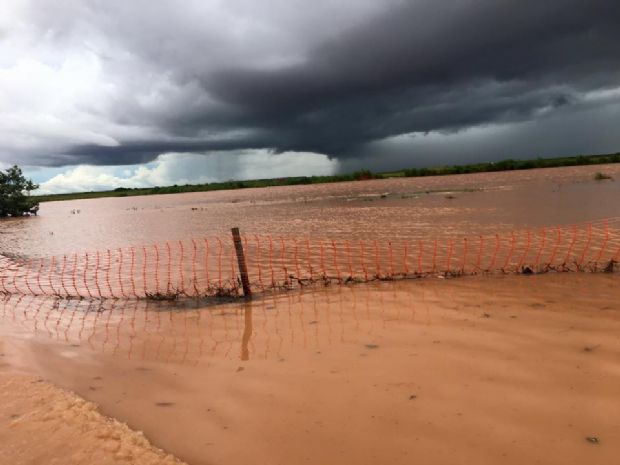 Aps alagamento, prefeito se preocupa com doenas em Campo Novo: Rezando para que no chova;  veja fotos 