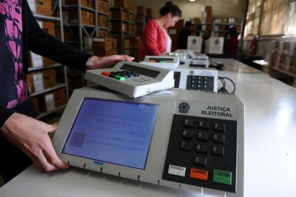 Mato Grosso registra apenas 6 ocorrncias leves; 40 urnas foram trocadas