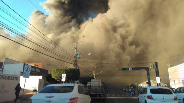 Supermercado Atacado sofre perda total em incndio, dizem Bombeiros