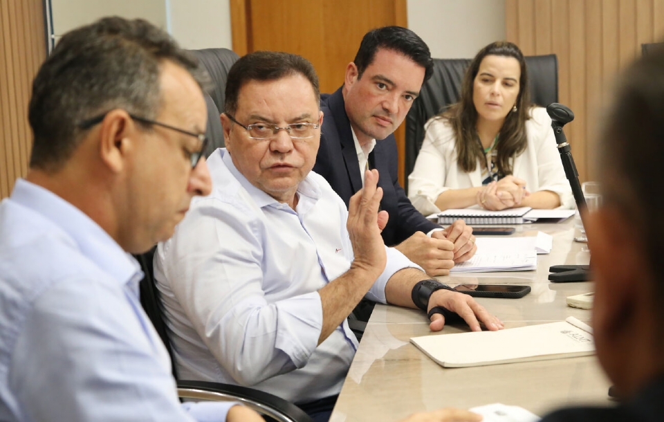 Botelho defende proposta que retira terra de desmatadores: ' inadmissvel uma postura como essa'
