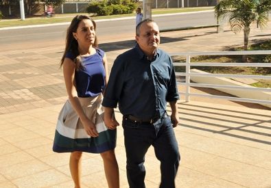 Samira Martins invade Facebook do senador Pedro Taques