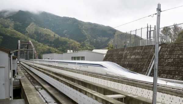 Um prottipo do futuro trem japons de levitao magntica atingiu nesta tera-feira a velocidade recorde de 603 km/h