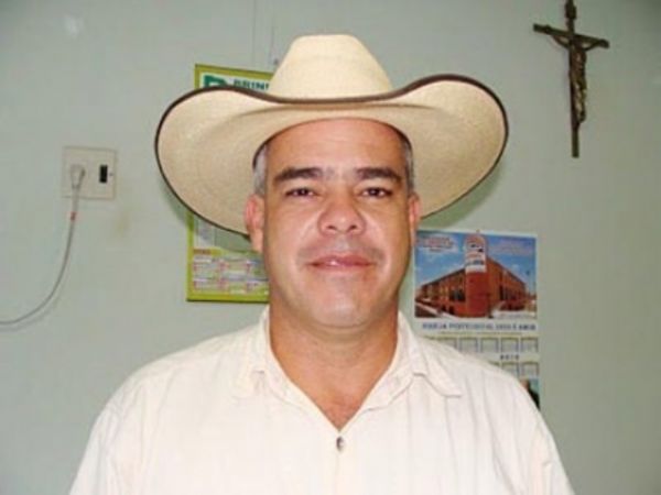 Ex-prefeito  executado com vrios disparos prximo ao Frum