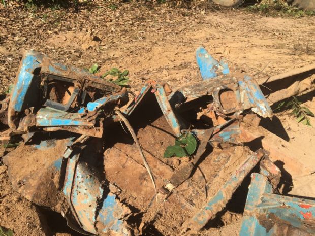 Caminho furtado em 2015  encontrado enterrado em propriedade rural