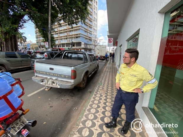 'Amarelinhos reforam fiscalizao contra estacionamentos irregulares no Centro de Cuiab
