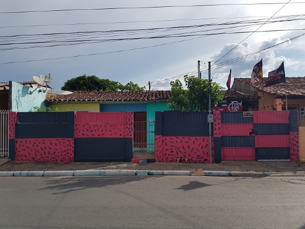 Torcedor de Cuiab pinta casa com cores do Flamengo e afirma que time j  um campeo