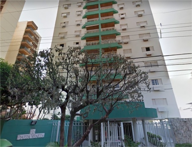 Homem-Aranha escala edifcio e invade cinco apartamentos em Cuiab