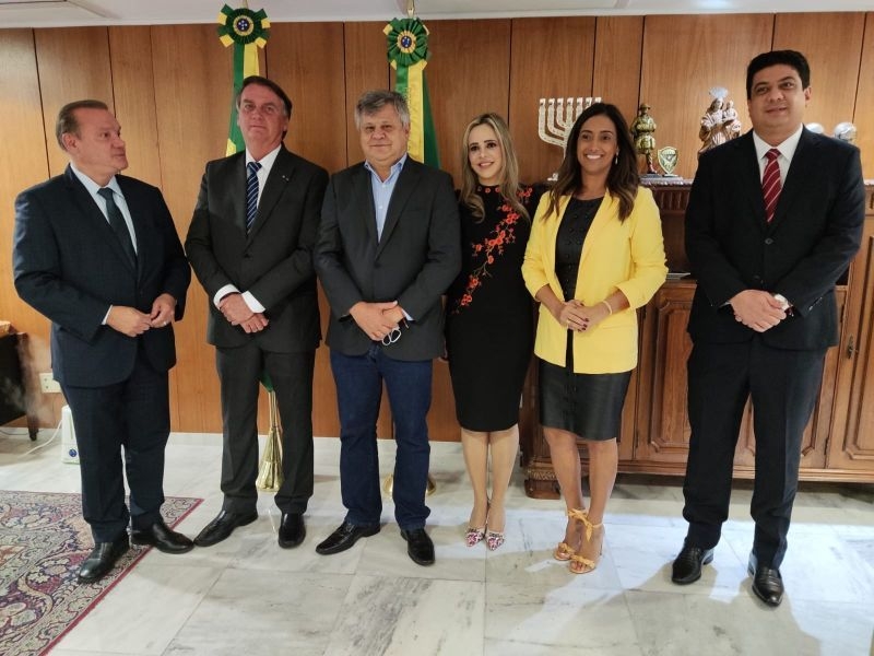 Stopa discute construo de trincheira e viadutos em reunio com Bolsonaro e ministra