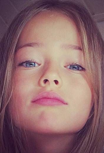Tida como 'a menina mais linda do mundo', modelo de nove anos causa  controvérsia nas redes :: Notícias de MT