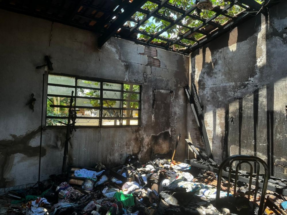 Casa de artes  destruda por incndio e famlia faz vaquinha para ajudar a reconstruir imvel