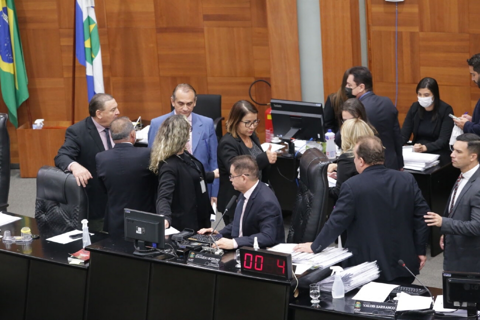 Substitutivo ao PL sobre taxao de minrios  aprovado pela Assembleia Legislativa; emendas votadas em destaque