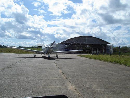 Descarga eltrica mata piloto de senador em hangar do aeroporto de Vrzea Grande