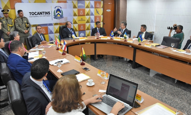 Mauro discute estratgias para desenvolvimento sustentvel da Amaznia com sete governadores