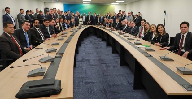 Deputados federais de MT participam de reunio para estreitar relao com Bolsonaro