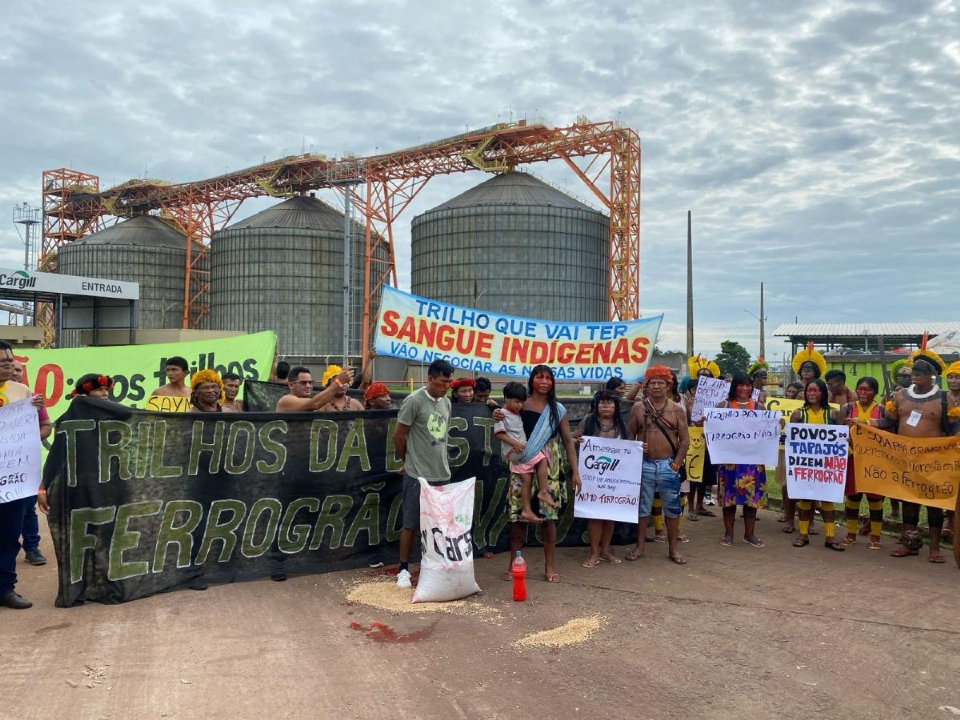 Indgenas de Mato Grosso vo ao Par em protesto pelo fim das obras da Ferrogro